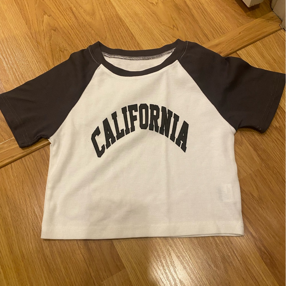 California Women's Raglan Crop Top - White and Black